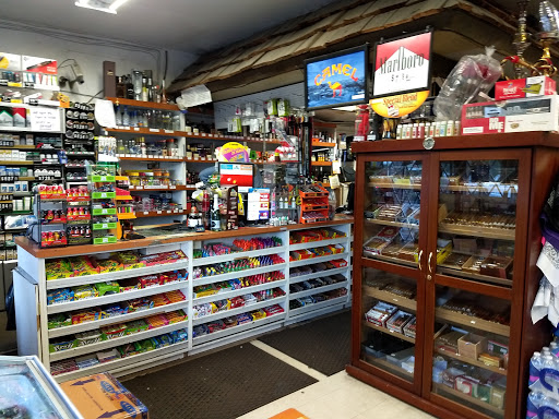 Liquor Store «La Quinta Liquor», reviews and photos, 78025 Avenida La Fonda, La Quinta, CA 92253, USA