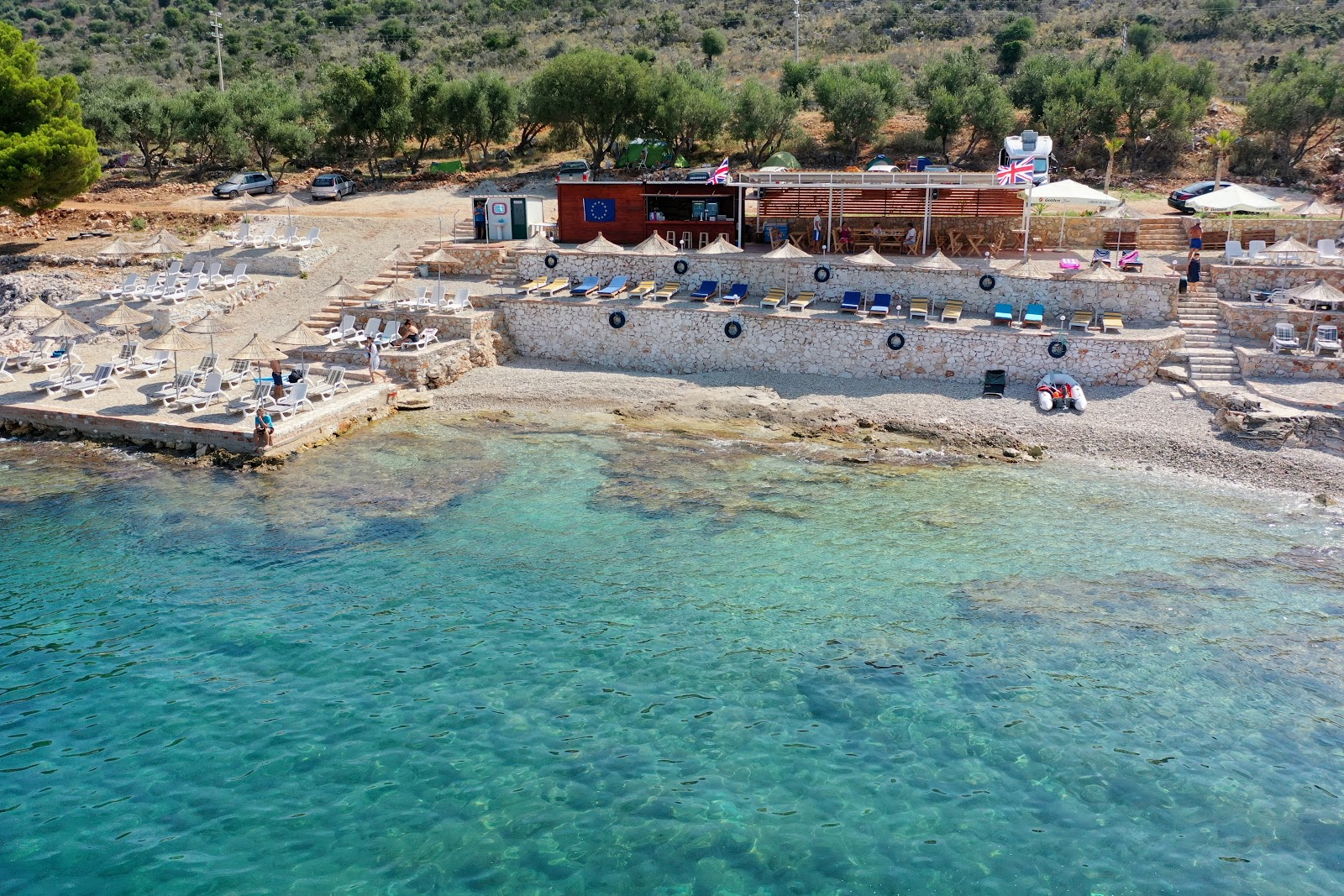 Zdjęcie Neasden Lane beach z powierzchnią lekki kamyk