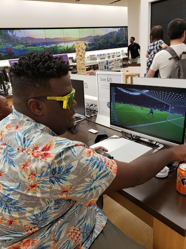 Computer Store «Microsoft Store», reviews and photos, 5015 Westheimer Rd A2421, Houston, TX 77056, USA
