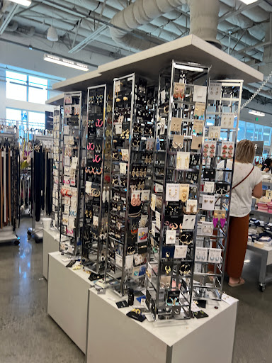 Department Store «Nordstrom Rack Lakewood Center», reviews and photos, 4651 Silva St, Lakewood, CA 90712, USA