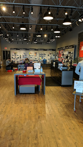 New Balance, 13307 Hall Rd, Utica, MI 48315, USA, 