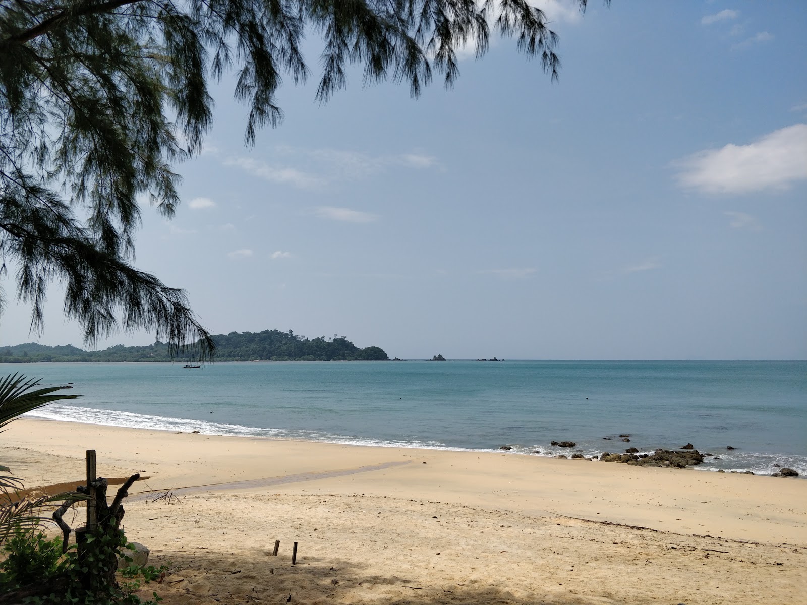 Photo of Muang Beach and the settlement