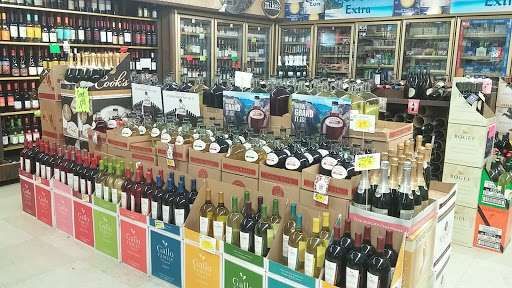 Liquor Store «Greenhaven Wine & Liquor», reviews and photos, 6421 Riverside Blvd, Sacramento, CA 95831, USA