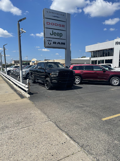 Car Dealer «Northland Chrysler Jeep Dodge RAM», reviews and photos, 14100 W 8 Mile Rd, Oak Park, MI 48237, USA