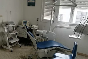 Cabinet Dentaire Dr ELLOUMI Med Faouzi image