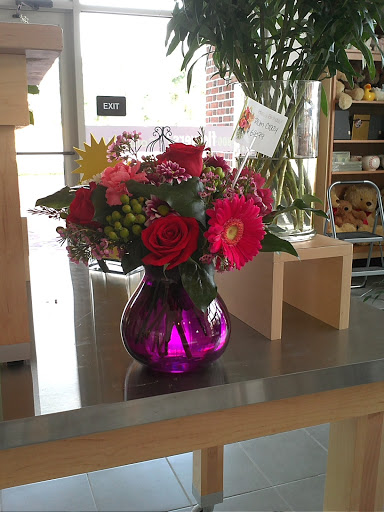 Florist «1-800Flowers/Colonial», reviews and photos, 1430 High St #1106, Williamsburg, VA 23185, USA