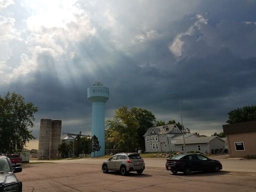 Used Car Dealer «Beresford Automotive LLC», reviews and photos, 100 E Cedar St, Beresford, SD 57004, USA