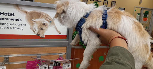 Pet Supply Store «PetSmart», reviews and photos, 19320 Nordhoff Way, Northridge, CA 91324, USA