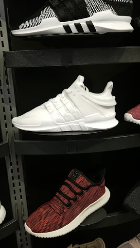 Shoe Store «Foot Locker», reviews and photos, 1100 N Wesleyan Blvd, Rocky Mount, NC 27804, USA