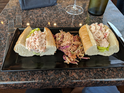 Wine Store «Oakton Wine Shop LLC», reviews and photos, 2952 Chain Bridge Rd, Oakton, VA 22124, USA