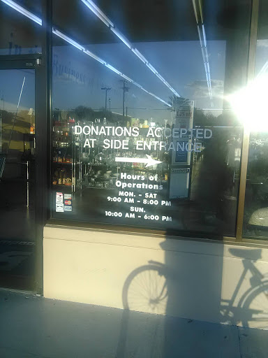 Thrift Store «Goodwill Riviera Beach/Broadway Store & Donation Center», reviews and photos, 3500 Broadway, Riviera Beach, FL 33404, USA
