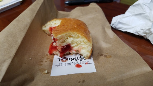 Donut Shop «Tonallis Doughnuts & Cream», reviews and photos, 12321 NE Fourth Plain Blvd, Vancouver, WA 98682, USA