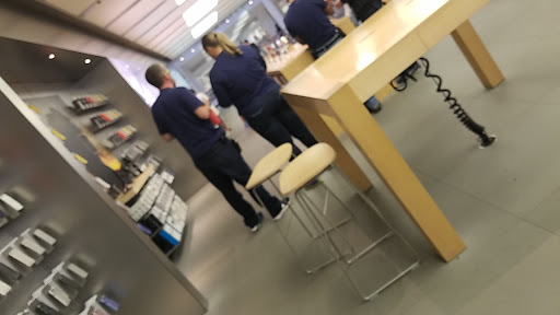 Computer Store «Apple Willow Grove Park», reviews and photos, 2500 W Moreland Rd, Willow Grove, PA 19090, USA