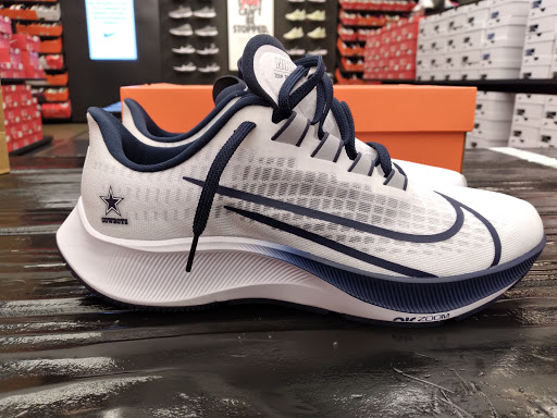 Clothing Store «Nike Factory Store», reviews and photos, 2950 I-20 Frontage Rd #755, Grand Prairie, TX 75052, USA
