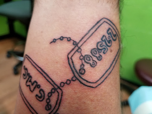 Tattoo Shop «Hollywood Twisted Needles», reviews and photos, 618 S Patterson St, Valdosta, GA 31601, USA