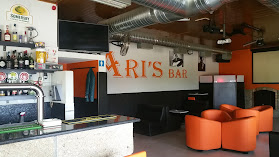 Ari's Bar