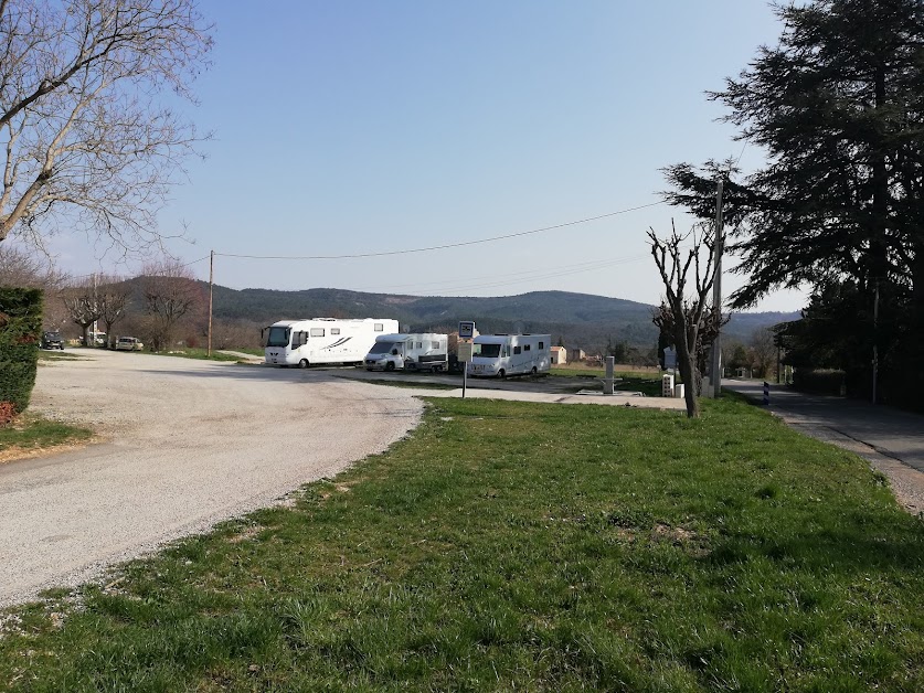 [AirePark] Aire de camping car St Etienne les Orgues à Saint-Étienne-les-Orgues (Alpes-de-Haute-Provence 04)