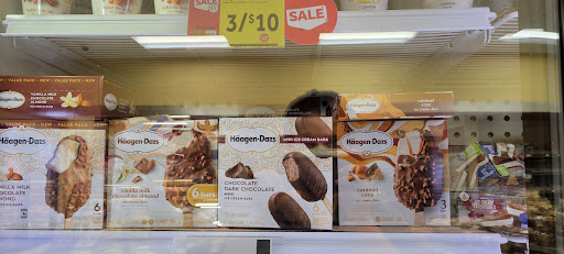 Grocery Store «Super Stop & Shop», reviews and photos, 1391 Main St, Willimantic, CT 06226, USA