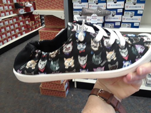 Shoe Store «Shoe Carnival», reviews and photos, 2633 Lakewood Village Dr, North Little Rock, AR 72116, USA