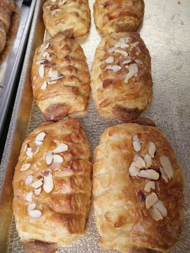 Donut Shop «Golden Cream Doughnut Shop», reviews and photos, 911 Lincoln Ave, San Rafael, CA 94901, USA