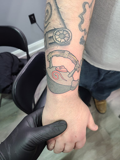 Tattoo Shop «Flesh Tattoo Company», reviews and photos, 1716 Harford Rd, Fallston, MD 21047, USA