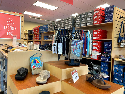 Shoe Store «Peltz Shoes - Bradenton Store», reviews and photos, 5275 University Pkwy, University Park, FL 34201, USA