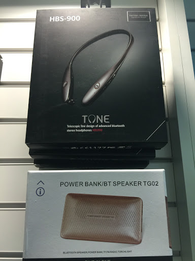 Cell Phone Store «Cricket Wireless», reviews and photos, 75 Holland St c, Somerville, MA 02144, USA