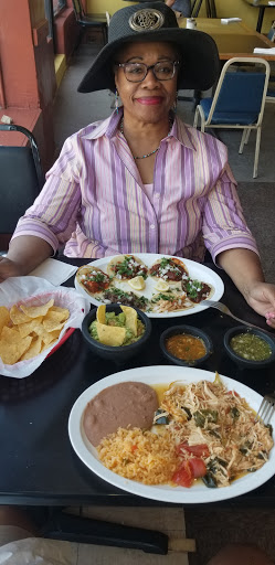 Mexican Restaurant «Los Alamos», reviews and photos, 1667 Summit St, Kansas City, MO 64108, USA