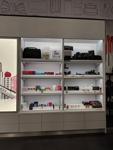 Cosmetics Store «The Cosmetics Company Store», reviews and photos, 651 Kapkowski Rd, Elizabeth, NJ 07201, USA