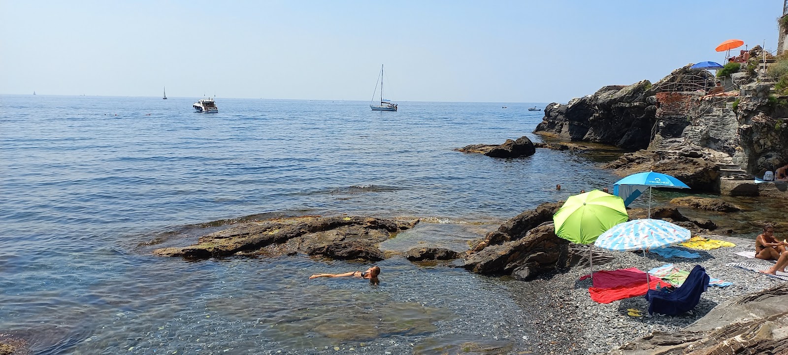 Valokuva Spiaggia Pubblica Capolungoista. mukavuudet alueella