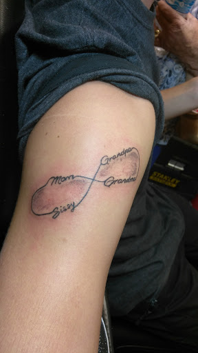 Tattoo Shop «Wolfskin Ink Tattoo», reviews and photos, 1752 W Bell Rd, Phoenix, AZ 85023, USA