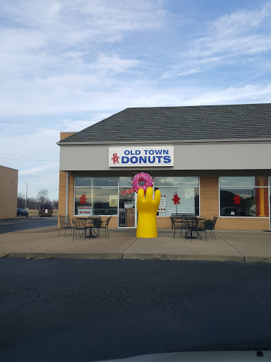 Donut Shop «Old Town Donut Shop», reviews and photos, 3941 Mid Rivers Mall Dr, St Peters, MO 63376, USA