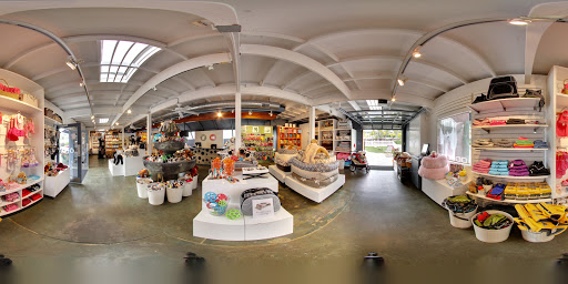 Pet Supply Store «Muttropolis Solana Beach», reviews and photos, 227 S Cedros Ave, Solana Beach, CA 92075, USA