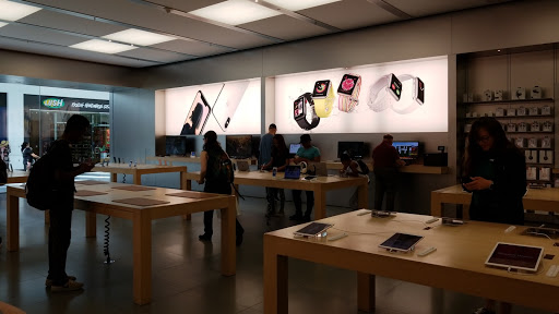 Computer Store «Apple Towson Town Center», reviews and photos, 825 Dulaney Valley Rd, Towson, MD 21204, USA