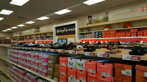 Shoe Store «Famous Footwear», reviews and photos, 1289 E 19th St, Upland, CA 91784, USA