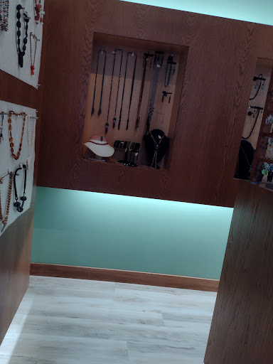 Bead Store «Beadology Iowa», reviews and photos, 220 E Washington St, Iowa City, IA 52240, USA