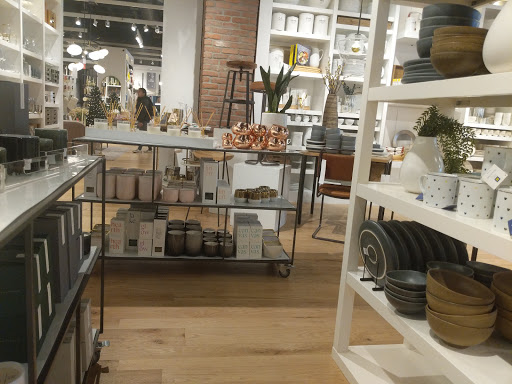 Furniture Store «west elm», reviews and photos, 2955 E 1st Ave #101, Denver, CO 80206, USA