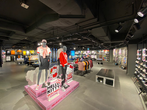 Skechers Siam Square One