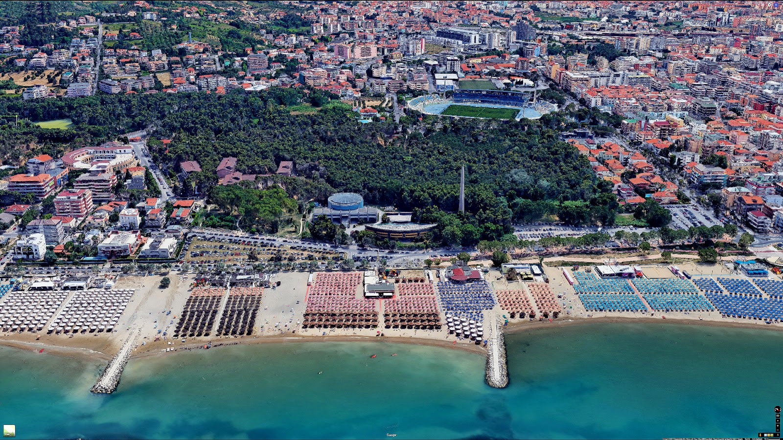 Foto af Francavilla Al Mare II med lys fint sand overflade