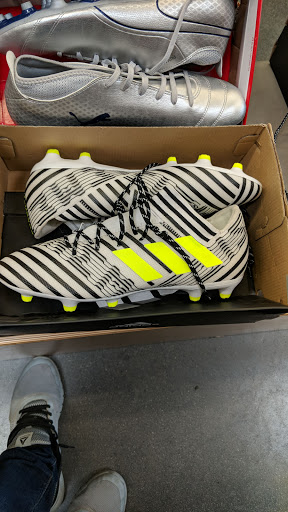 Shoe Store «WSS», reviews and photos, 7900 Sepulveda Blvd, Van Nuys, CA 91405, USA