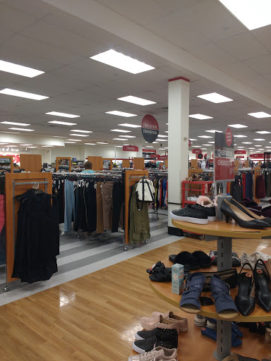 Department Store «T.J. Maxx», reviews and photos, 865 Bridgeport Ave, Shelton, CT 06484, USA