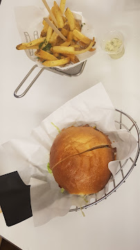 Sandwich au poulet du Restaurant de hamburgers Blend Hamburger Charonne à Paris - n°14