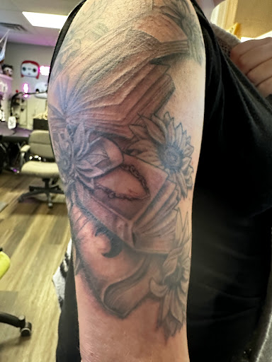 Explore shoulder sleeve tattoo ideas, creative tattoo ideas in Williamsburg, available at 315 underground INK LLC