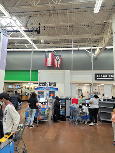 Department Store «Walmart Supercenter», reviews and photos, 3400 Steelyard Dr, Cleveland, OH 44109, USA