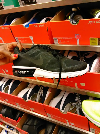 Clothing Store «Nike Factory Store», reviews and photos, 2210 Tanger Blvd #225, Gonzales, LA 70737, USA