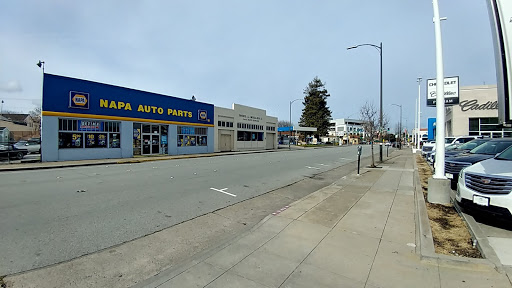 Auto Parts Store «NAPA Auto Parts - Burlingame Auto Supply», reviews and photos, 127 California Dr, Burlingame, CA 94010, USA