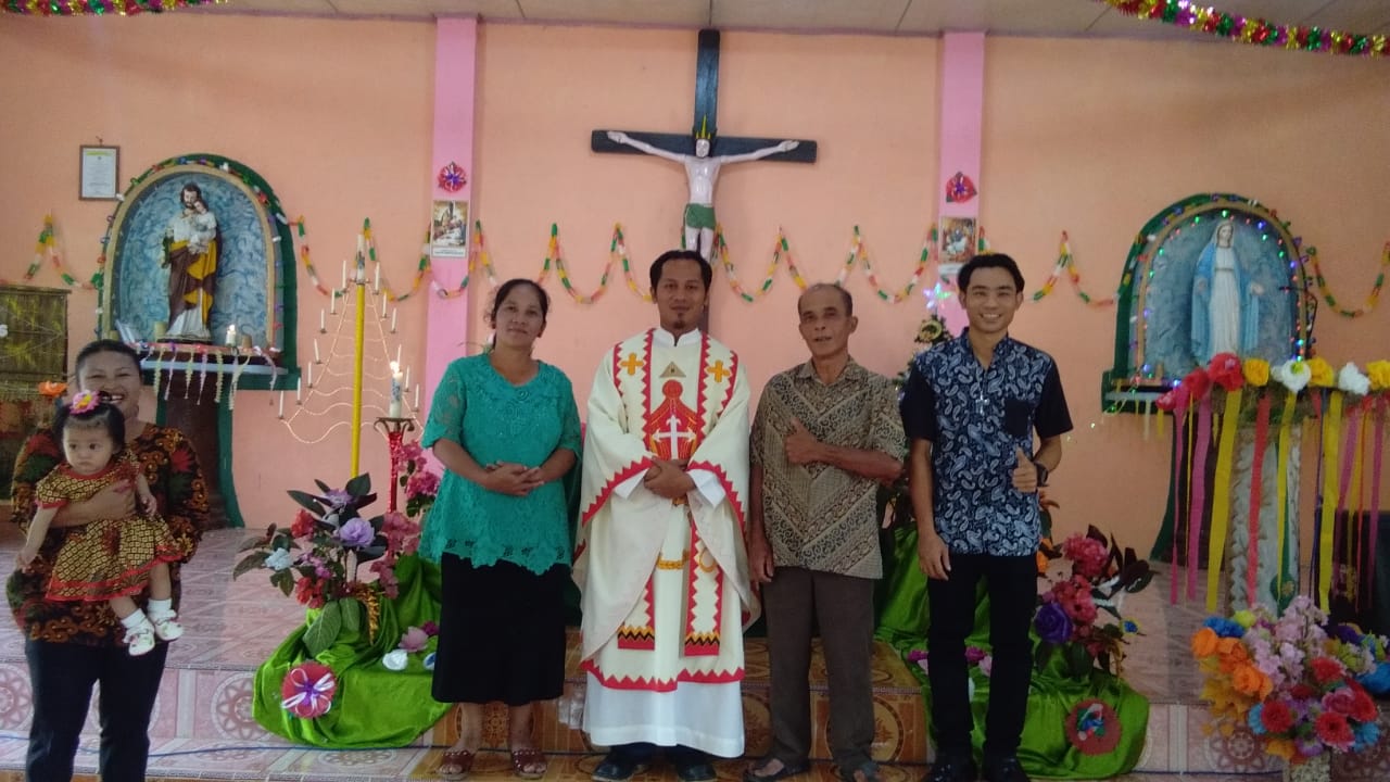 Gambar Gereja Katolik Stasi Santa. Maria Tuhemberua Paroki Trinitas Sogawunasi