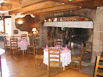 Atmosphère du Restaurant Florence Pantel Le Cantou du Poncet à Pont-de-Montvert-Sud-Mont-Lozère - n°7