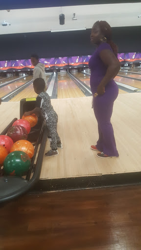 Bowling Alley «AMF Woodlawn Lanes», reviews and photos, 6410 Security Blvd, Baltimore, MD 21207, USA