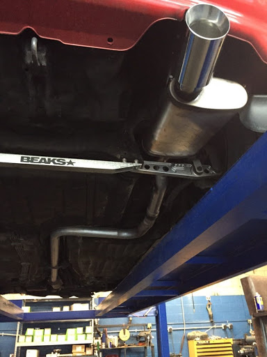 Muffler Technician image